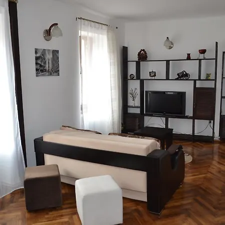 Haydn Vintage Apartment *