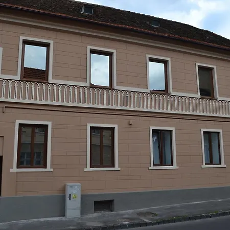 Haydn Vintage Apartment