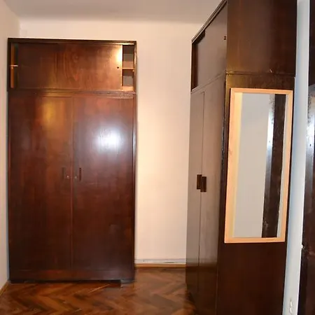 Haydn Vintage Apartment